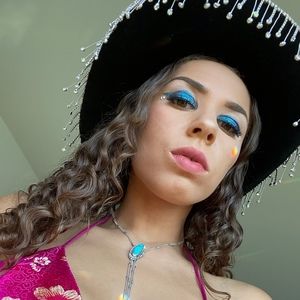 Meet your Posher, Althea